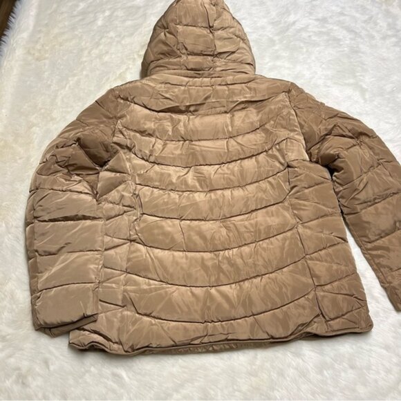 NWT gold puffer coat - Picture 3 of 4